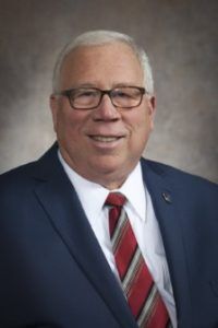 Luther-Olsen headshot.jpg